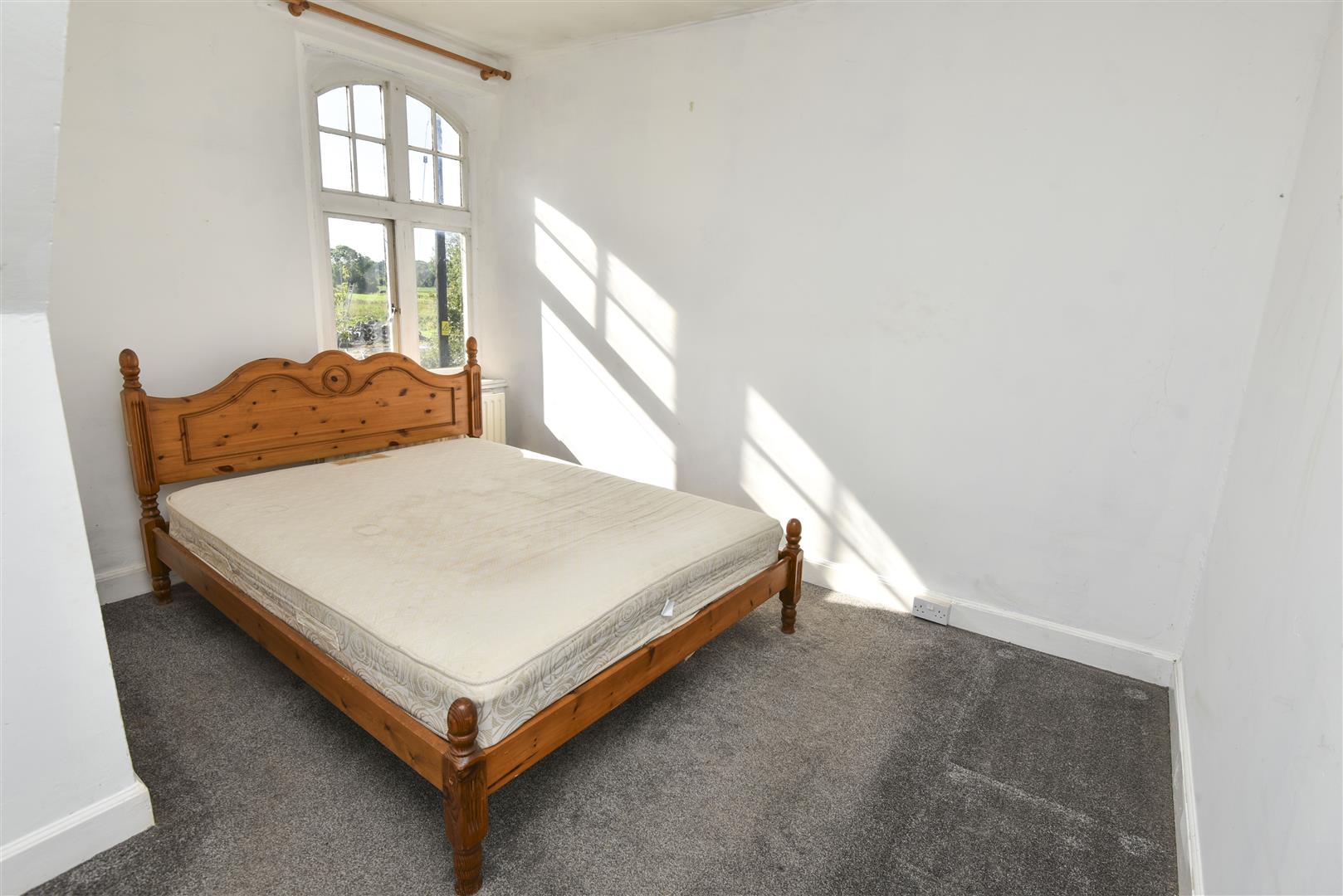 A BEDROOM 1.JPG